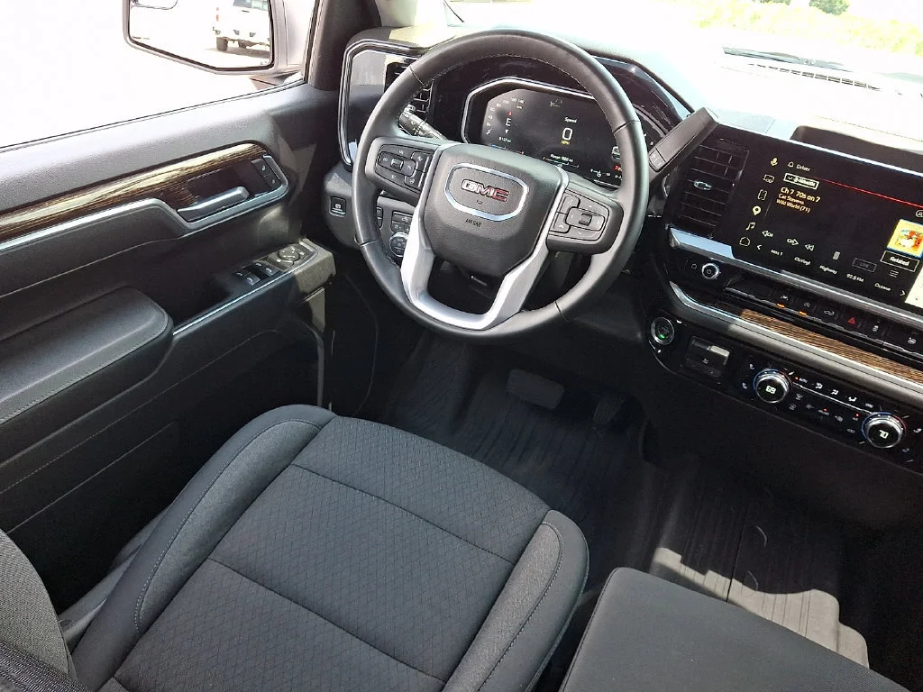 Used 2026 Summit White GMC Elevation image 15
