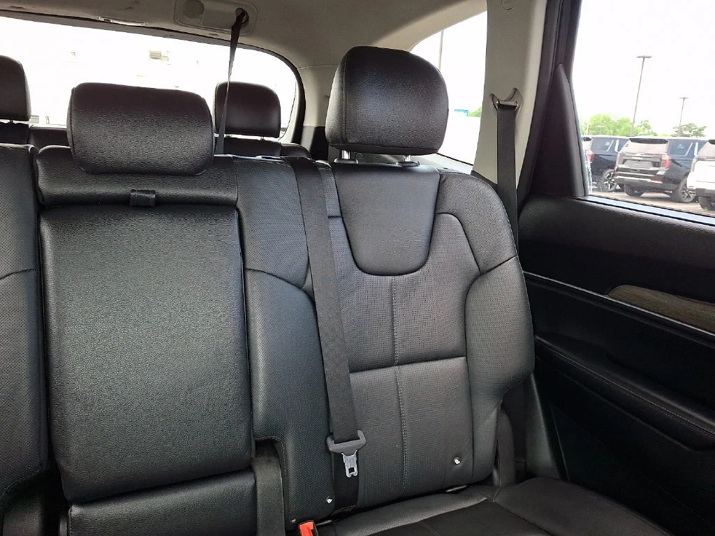 Used 2020 Gray Kia EX image 21
