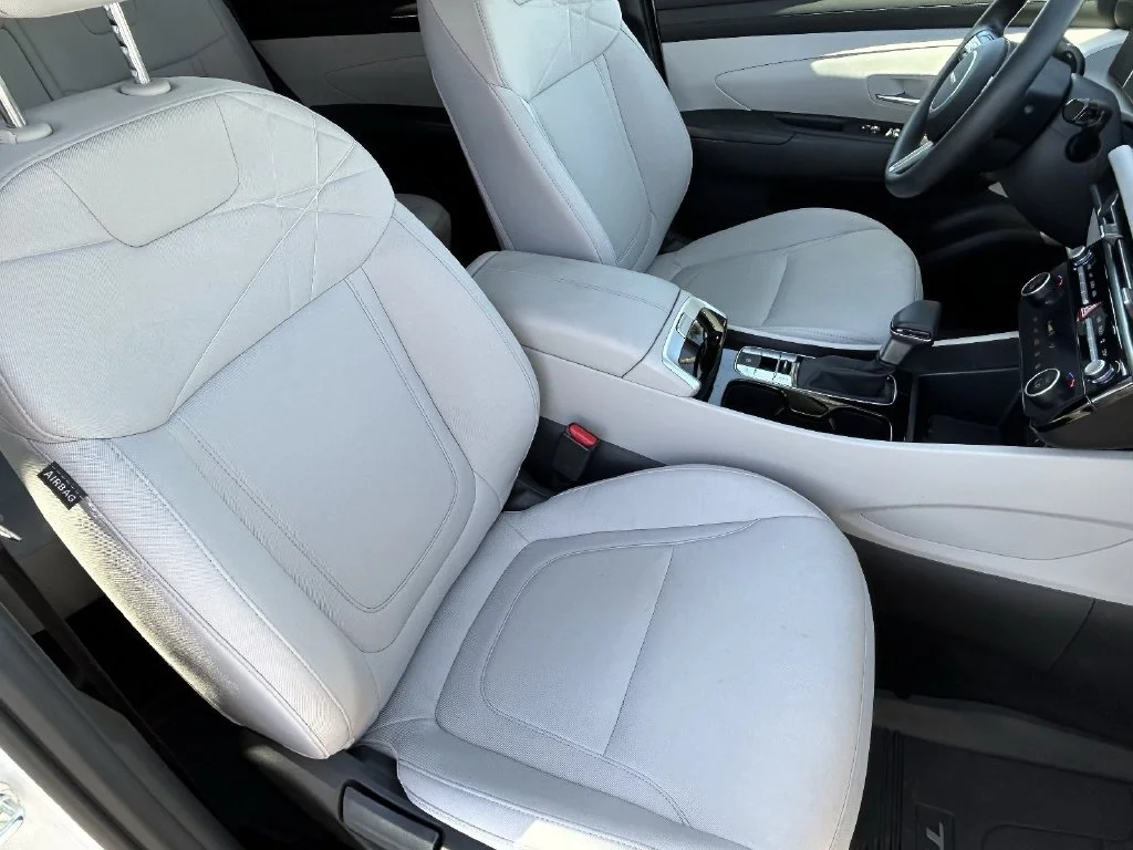 Used 2025 White Pearl Hyundai SEL image 10