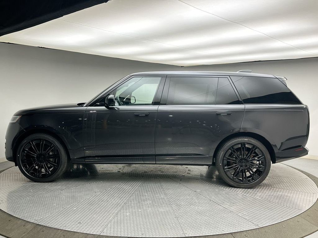 New 2026 Carpathian Gray Premium Metallic Land Rover SE image 10