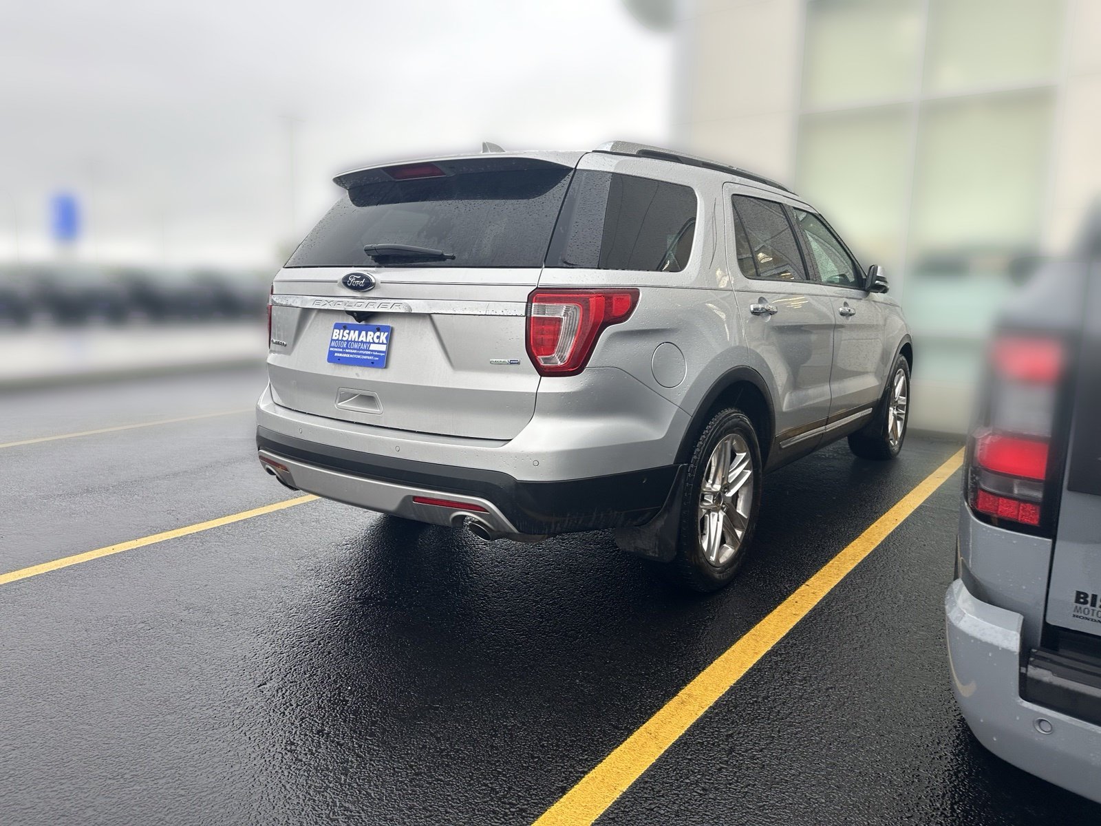 Used 2016 Silver Ford Limited image 3