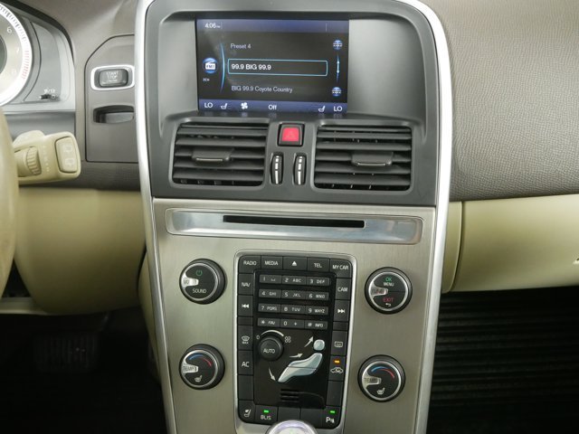 Used 2013 Ice White Volvo T6 w/ Platinum Pkg & Climate Pkg image 20