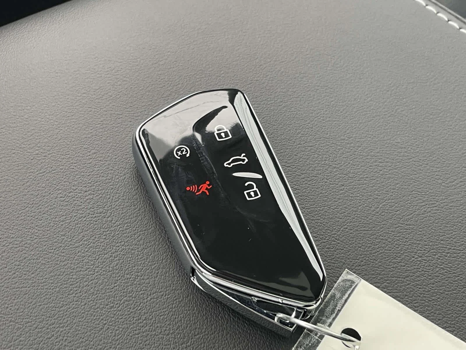 New 2026 Q3Q3/Silver Volkswagen 2.0T SEL Premium R-Line image 37