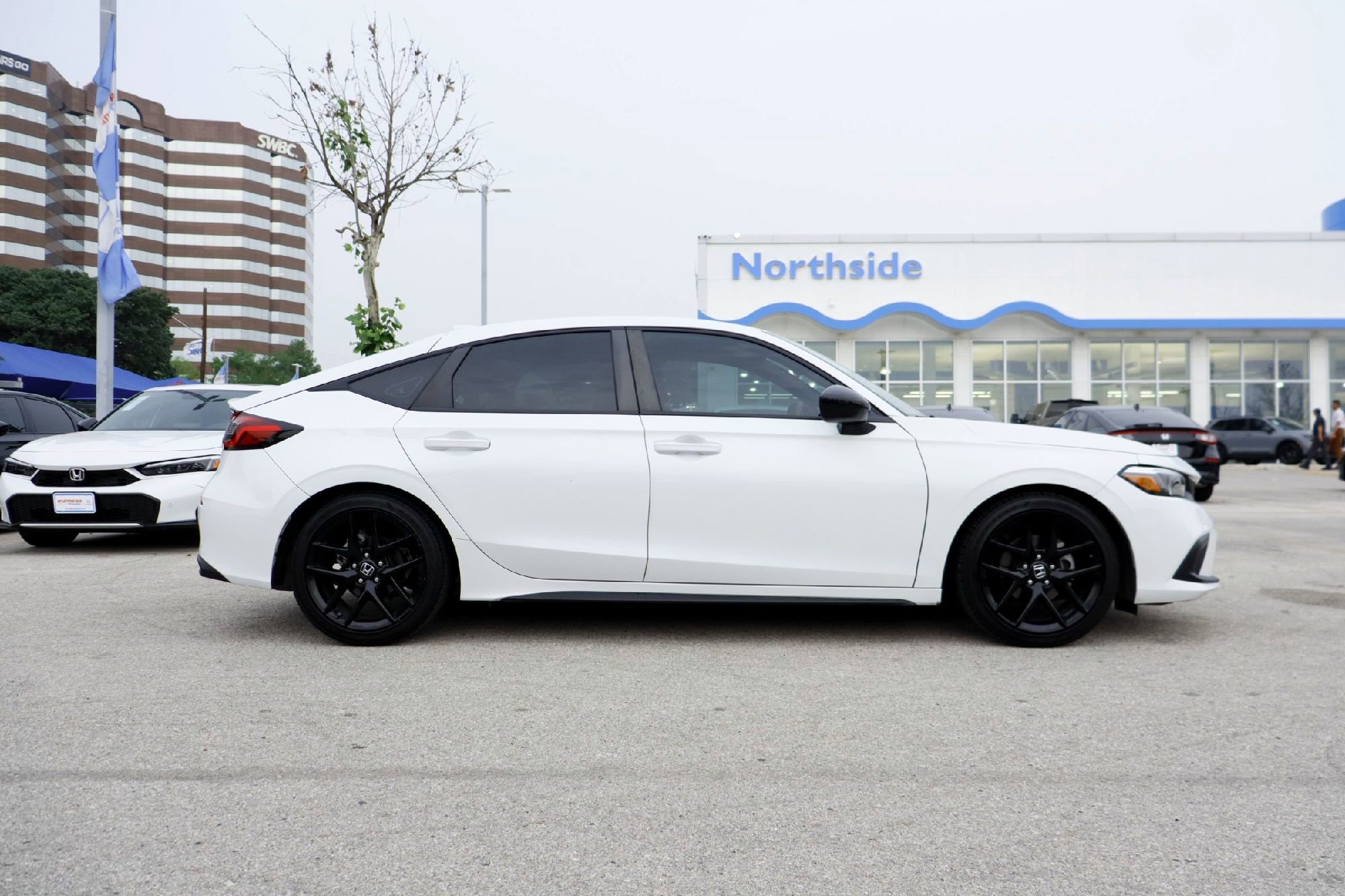Used 2024 Platinum White Pearl Honda Sport image 4