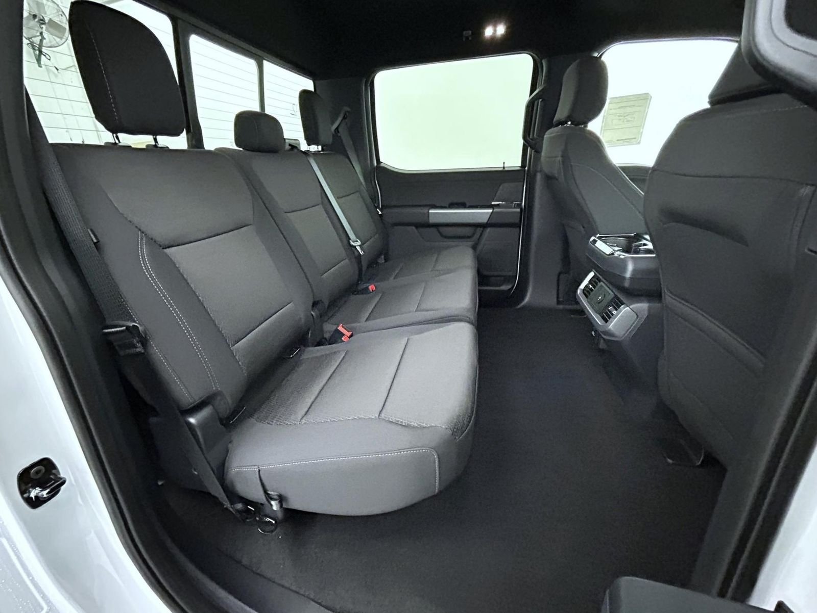 New 2026 Oxford White Ford XLT image 18