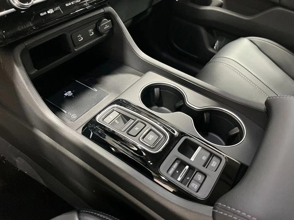 New 2026 Platinum White Pearl Honda AWD Touring image 19