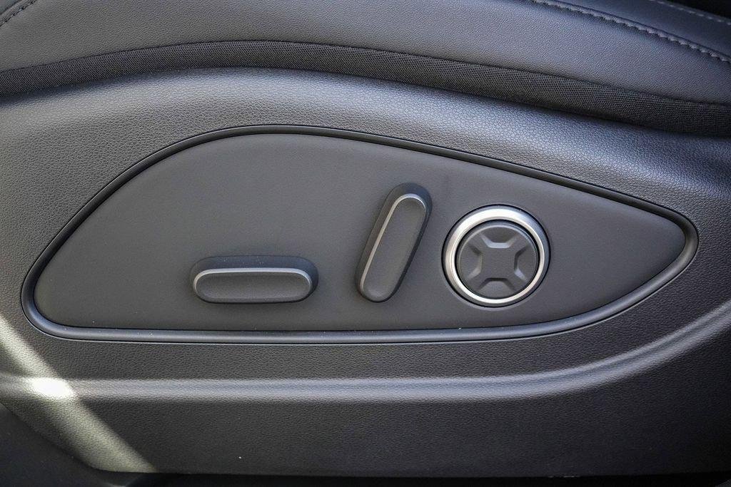 New 2026 White Hyundai SEL Premium image 50