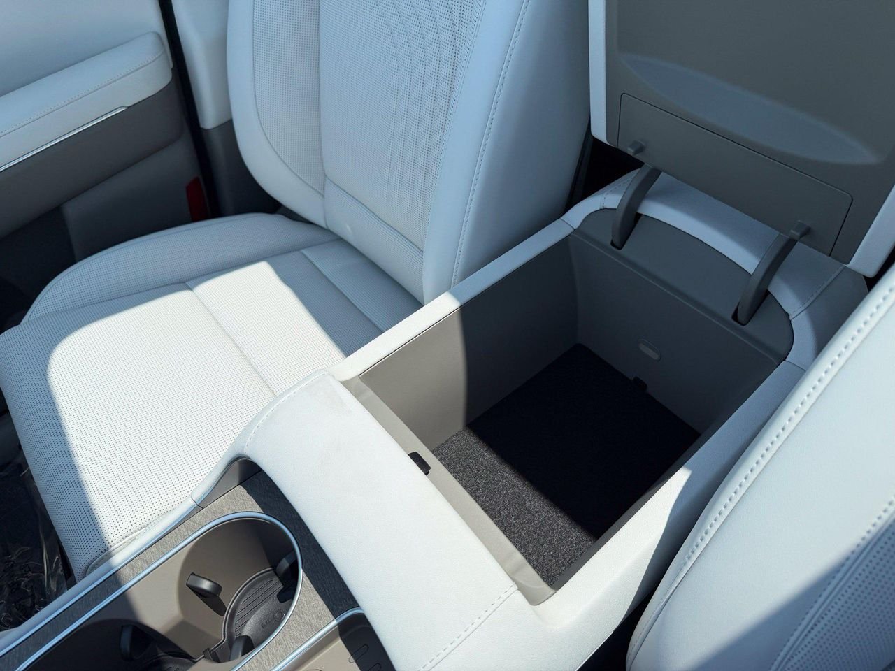 New 2026 White Hyundai SEL Premium image 29