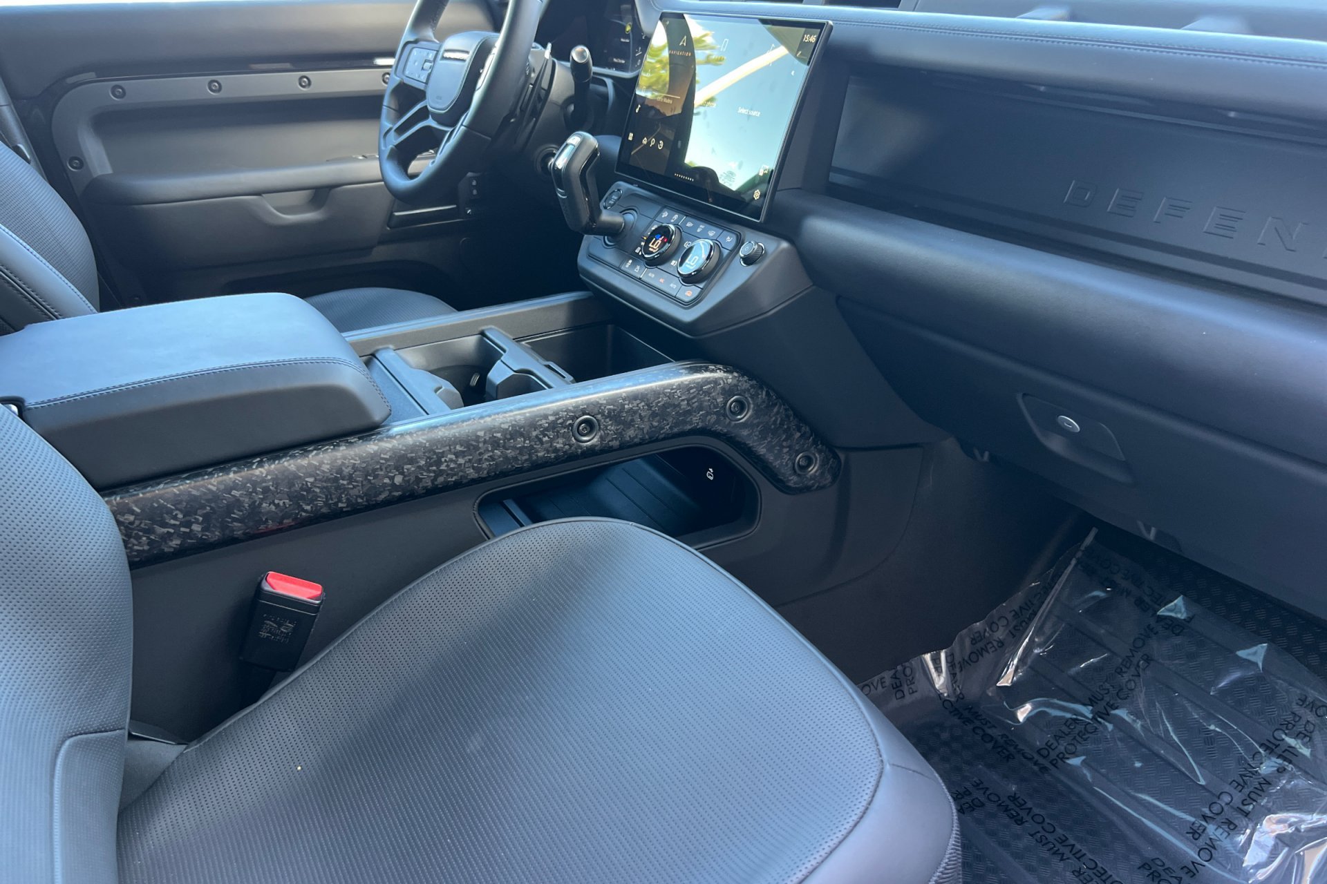 2026 Land Rover Defender OCTA Black - Photo 18