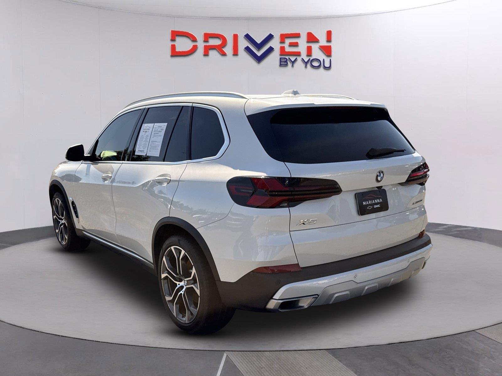 Used 2024 Mineral White Metallic BMW sDrive40i image 5