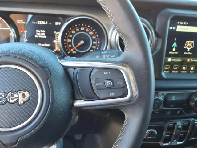 Used 2023 White Jeep Overland image 25
