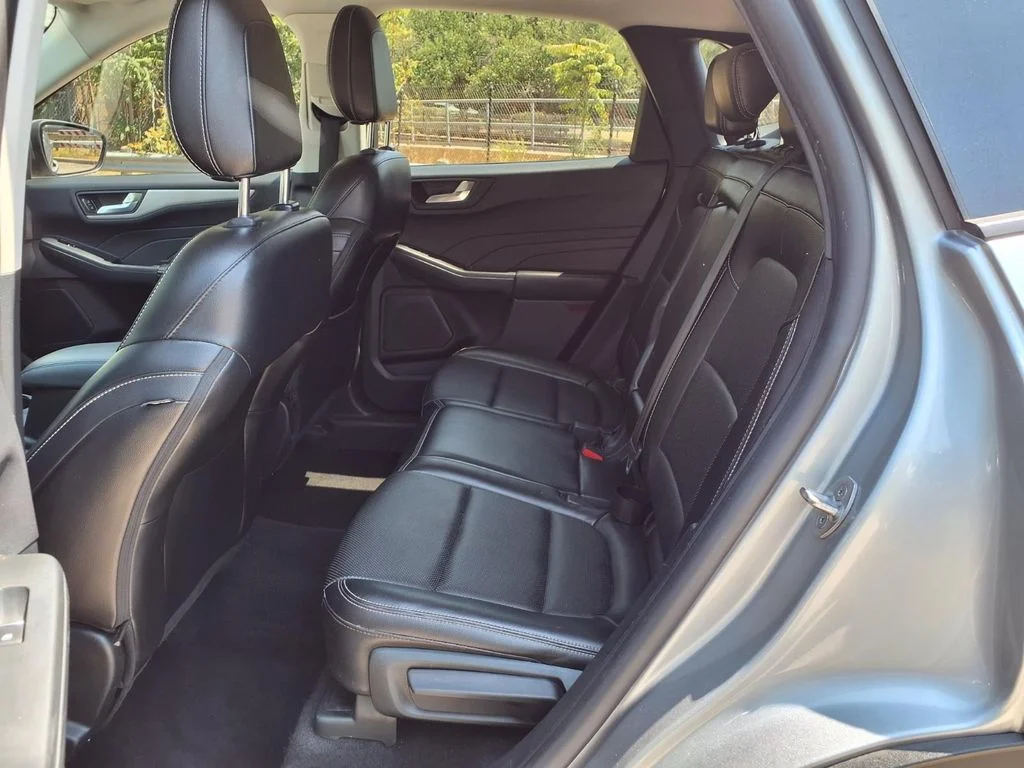 Used 2022 Silver Ford SEL image 13
