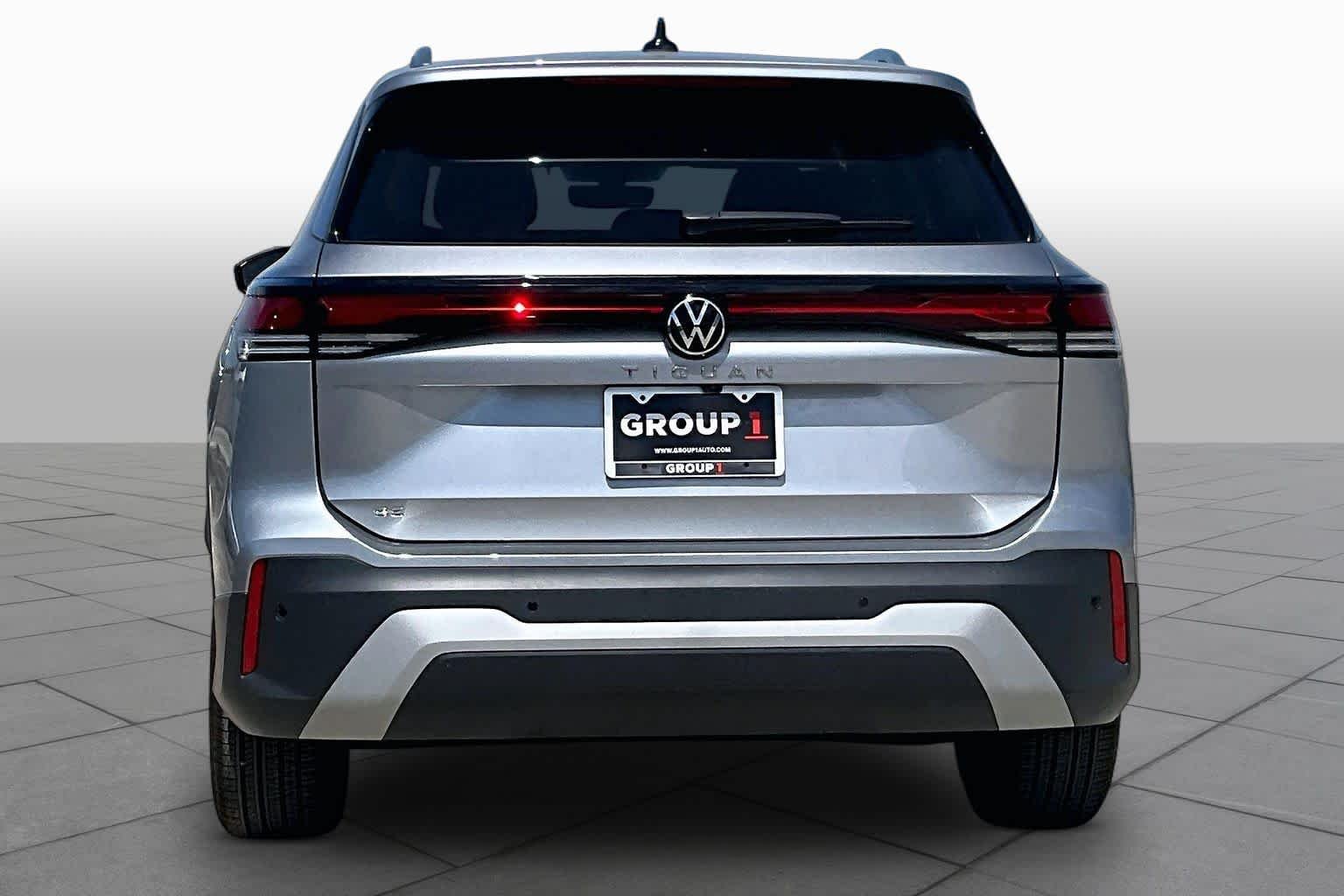 New 2026 Pyrite Silver Metallic Volkswagen 2.0T SE image 4