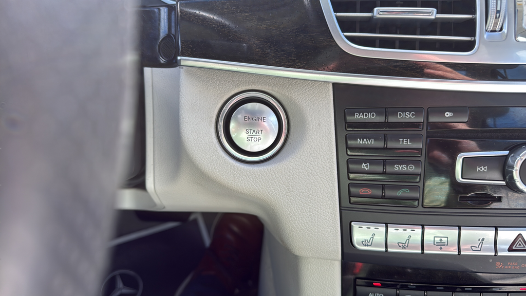 Used 2014  Mercedes-Benz E 550 image 13