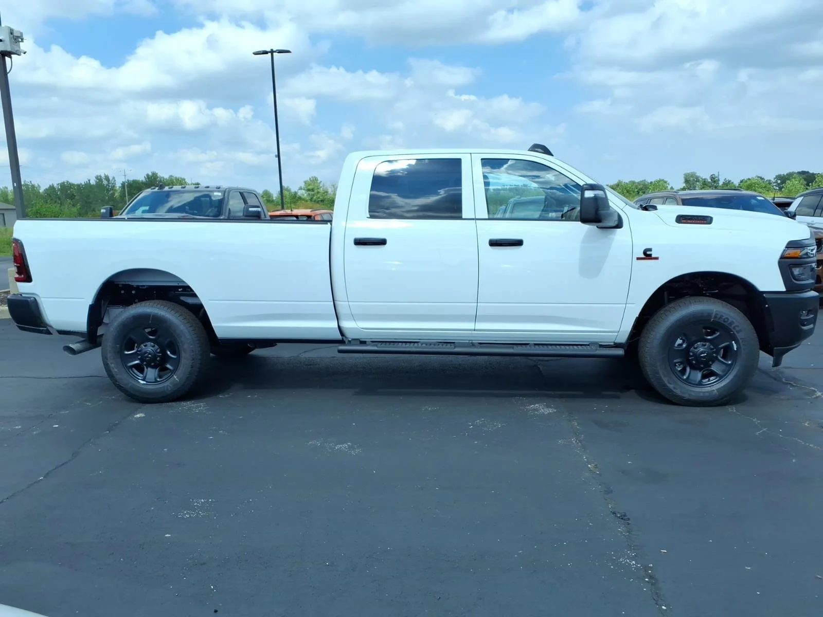 New 2026 Bright White Clear-Coat Exterior Paint RAM Tradesman image 15