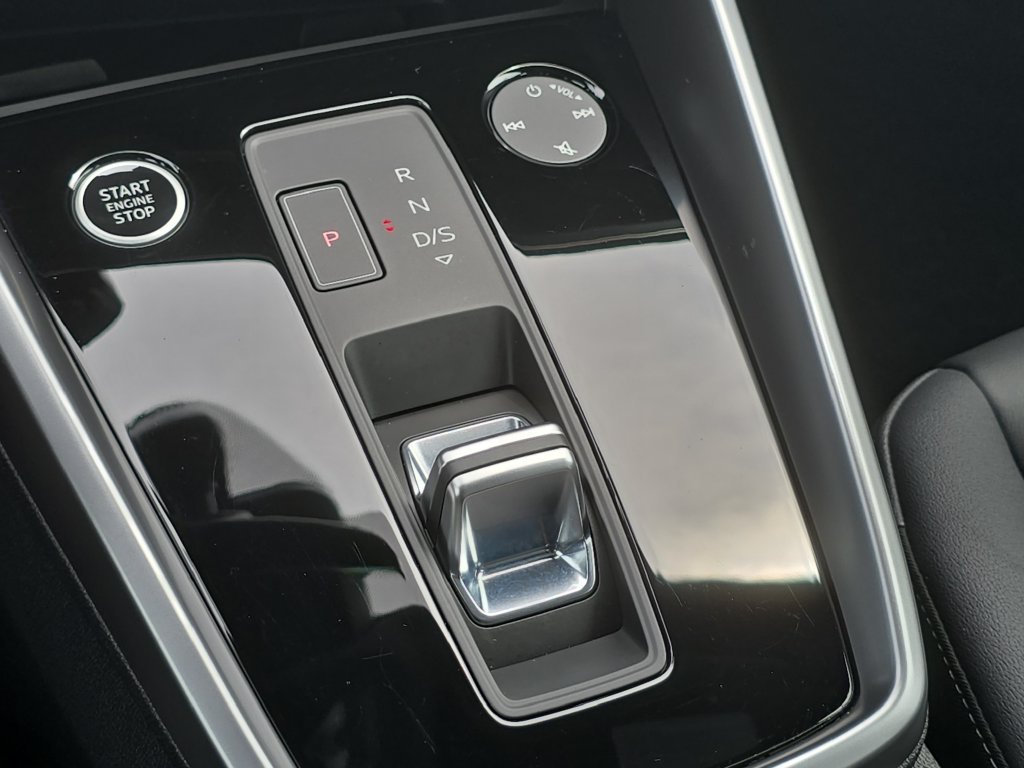 Used 2023 Black Audi  image 17