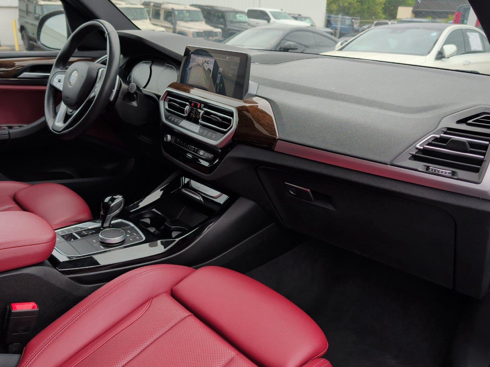 Used 2022 Black Sapphire Metallic BMW xDrive30i image 40