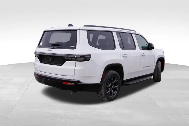 New 2026 Bright White Clear-Coat Exterior Paint Jeep Limited Altitude image 3