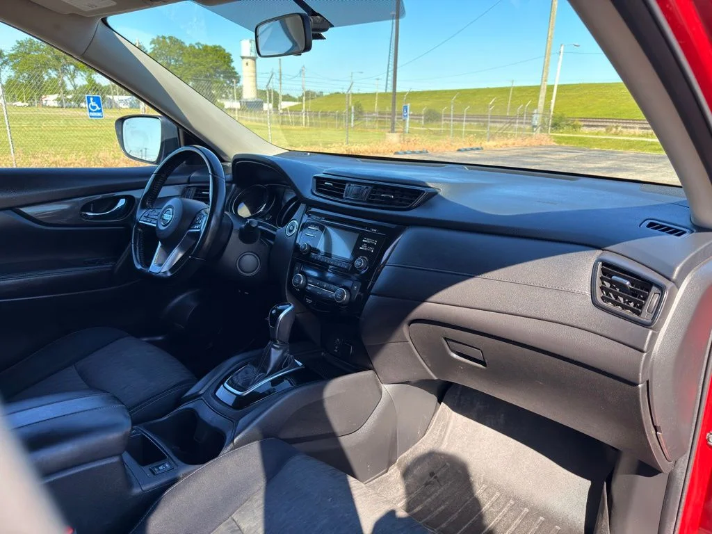 Used 2017 Red Nissan SV image 28
