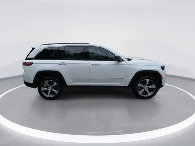 Used 2026 White Jeep Limited image 9