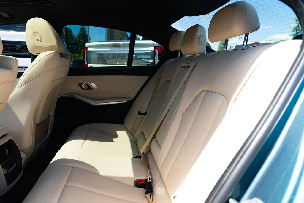 Used 2020 Blue BMW 330i image 19
