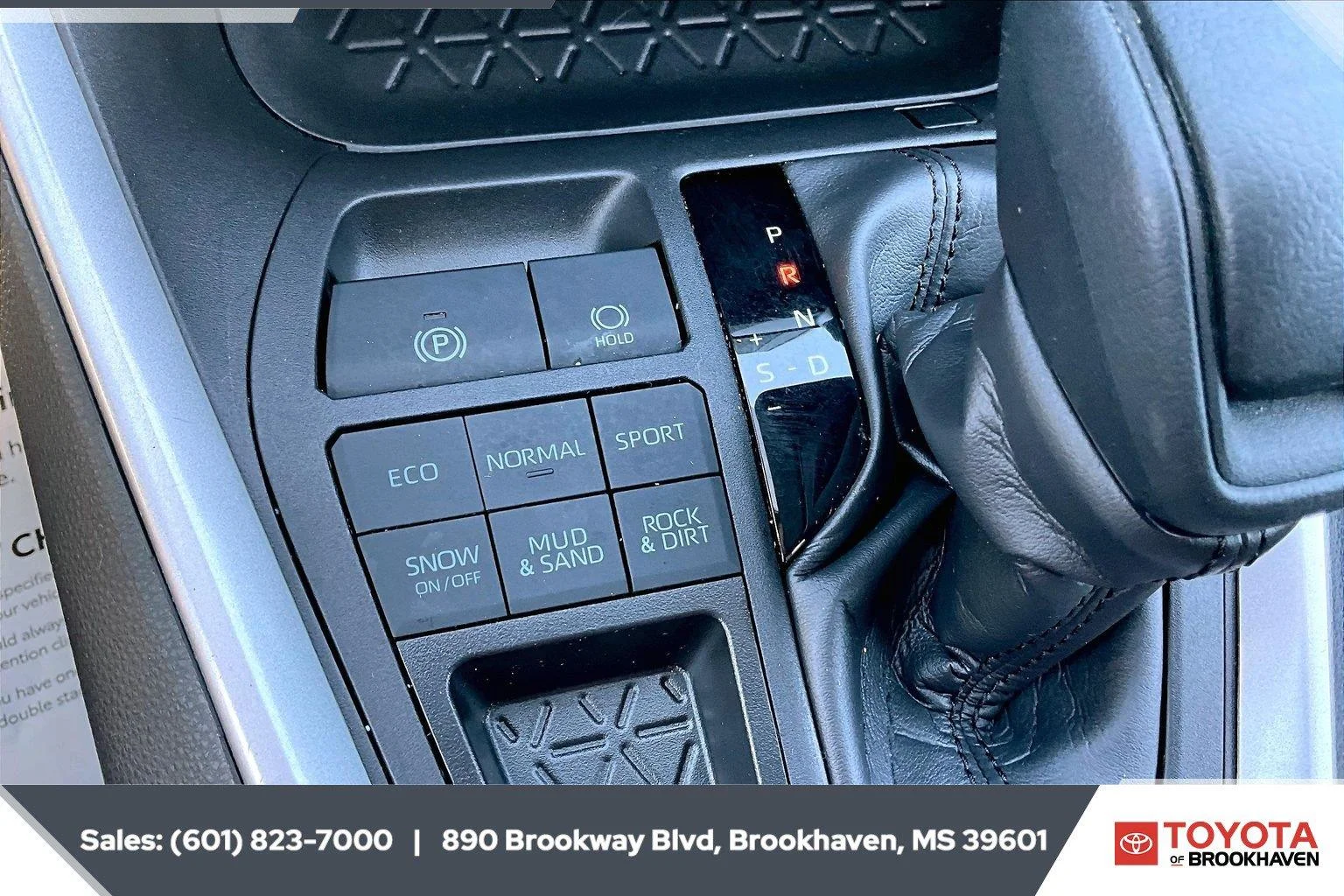 Used 2023 Silver Sky Metallic Toyota XLE image 23