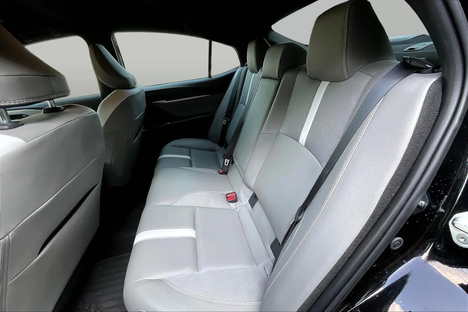 Used 2025 Midnight Black Metallic Toyota SE image 19