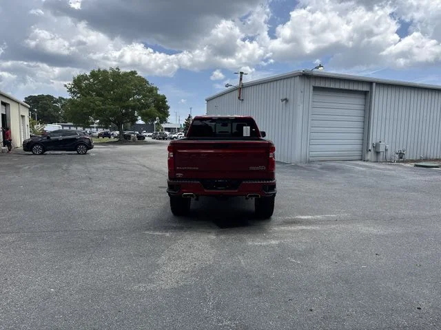Used 2022  Chevrolet High Country image 6