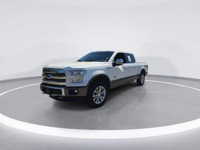 Used 2016  Ford King Ranch image 4