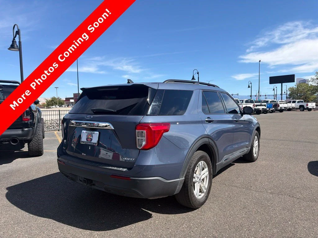 Used 2021 Blue Ford XLT image 2