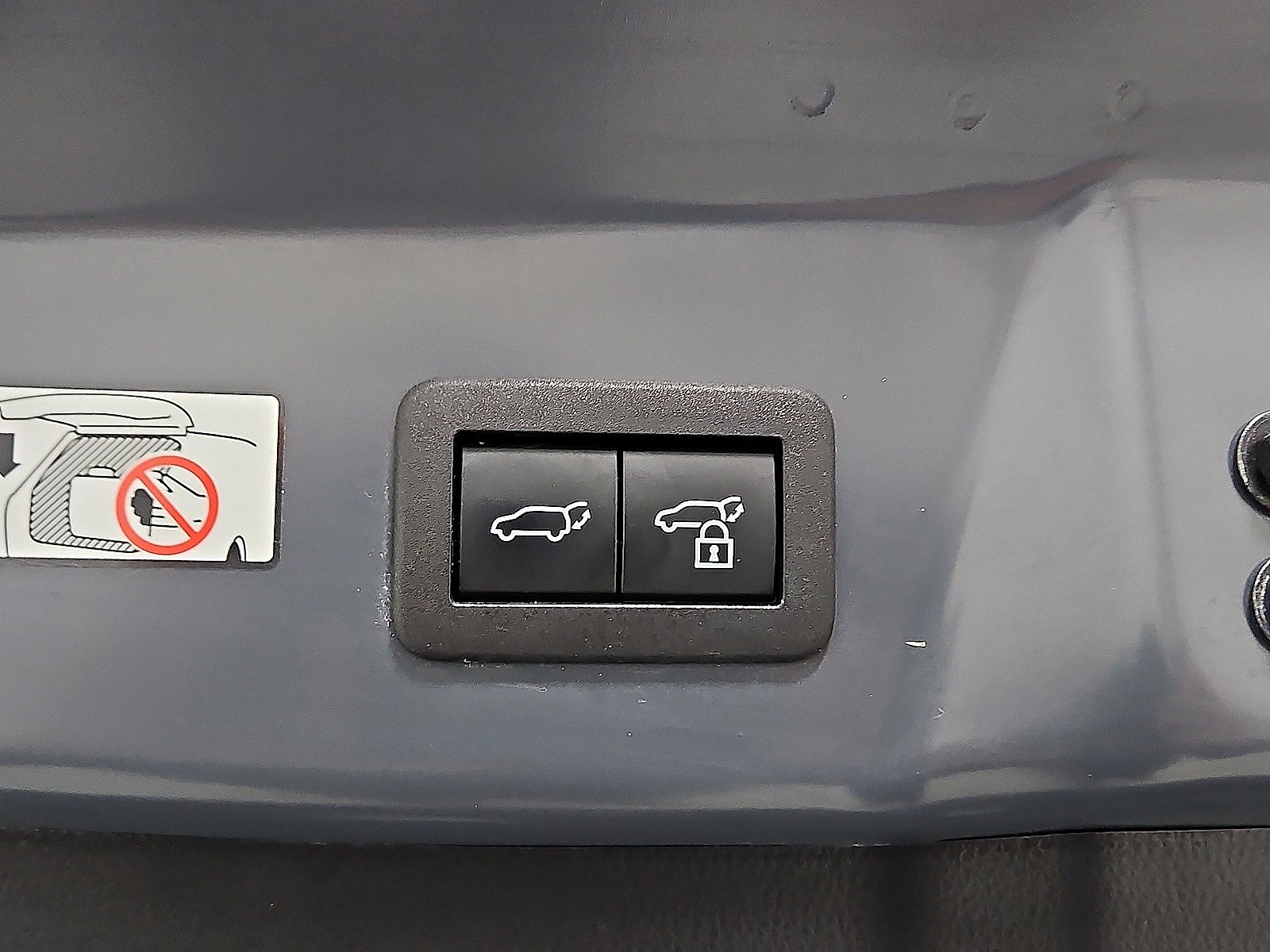 2024 Toyota Prius Prime XSE Premium - Photo 7