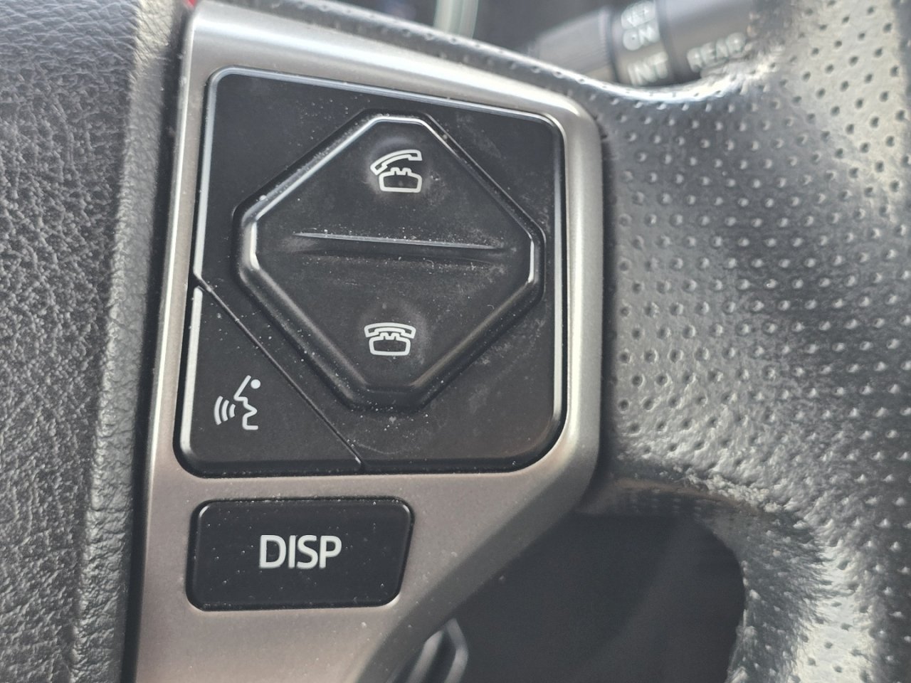 Used 2015 Red Toyota SR5 Premium image 30