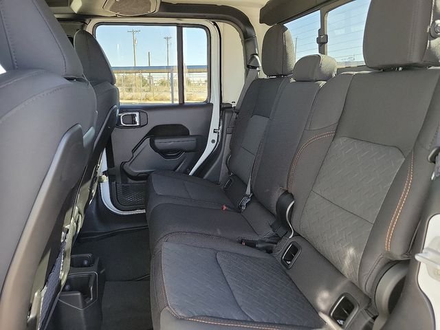New 2026 Bright White Clear-Coat Exterior Paint Jeep Mojave image 8