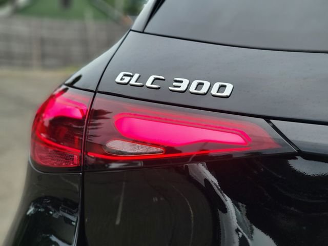 New 2026 Black Mercedes-Benz GLC 300 image 10