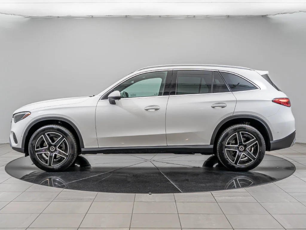 Certified Used 2026 Polar White Mercedes-Benz GLC 300 image 5