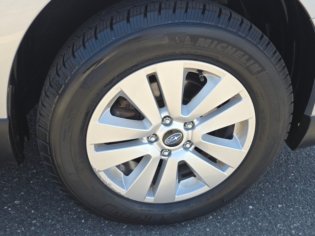 Used 2019 Ice Silver Metallic Subaru 2.5i image 19