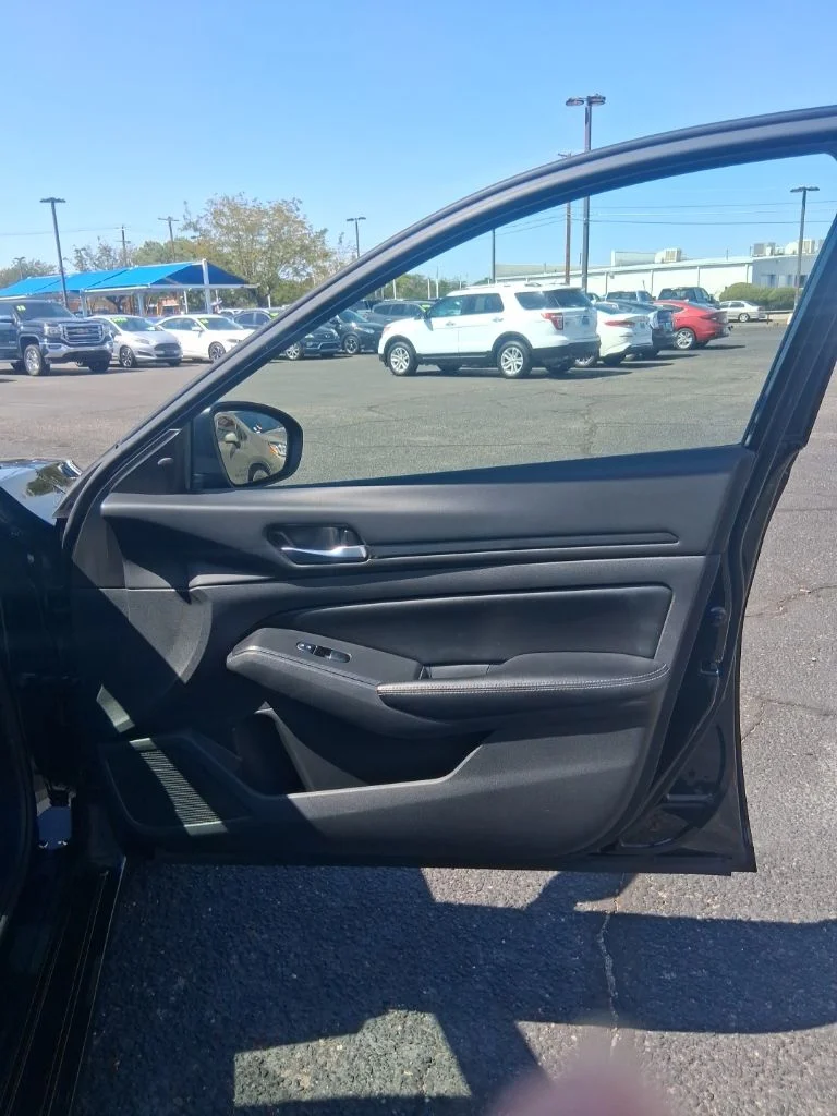 Used 2024 Black Nissan 2.5 SV image 10