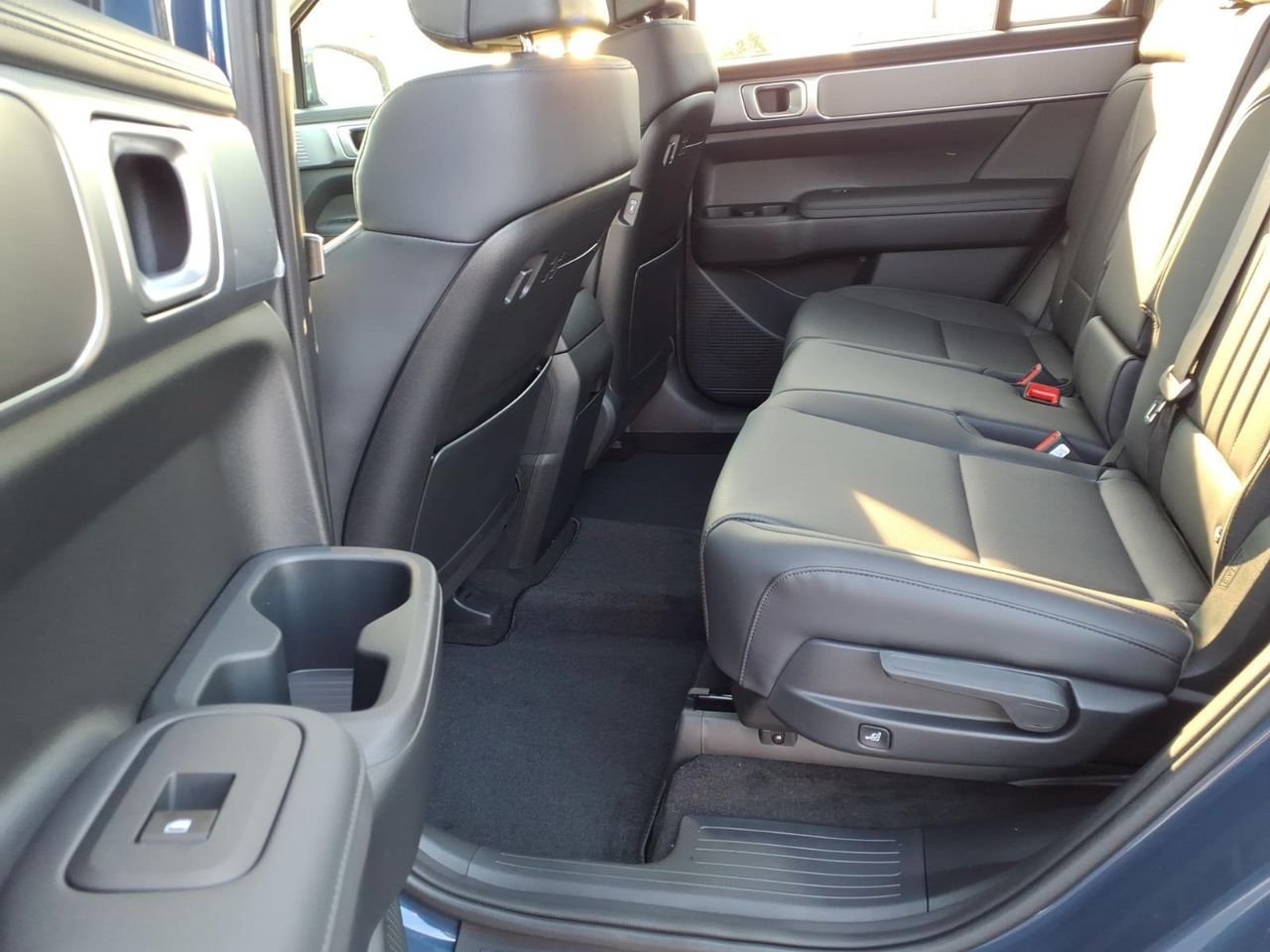 New 2027 Atlantis Blue Hyundai SEL image 4