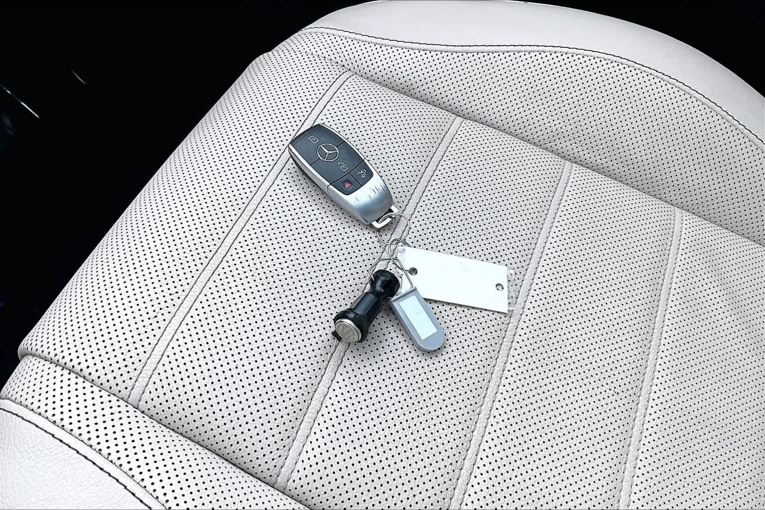 Used 2022 MANUFAKTUR Diamond White Bright Mercedes-Benz GLS 450 image 15