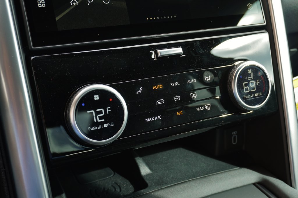 New 2026 Fuji White Land Rover S image 25