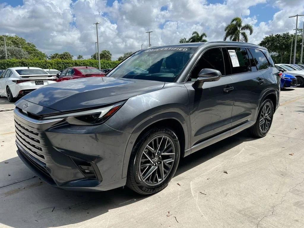 Used 2024 Gray Lexus 350 Luxury image 3