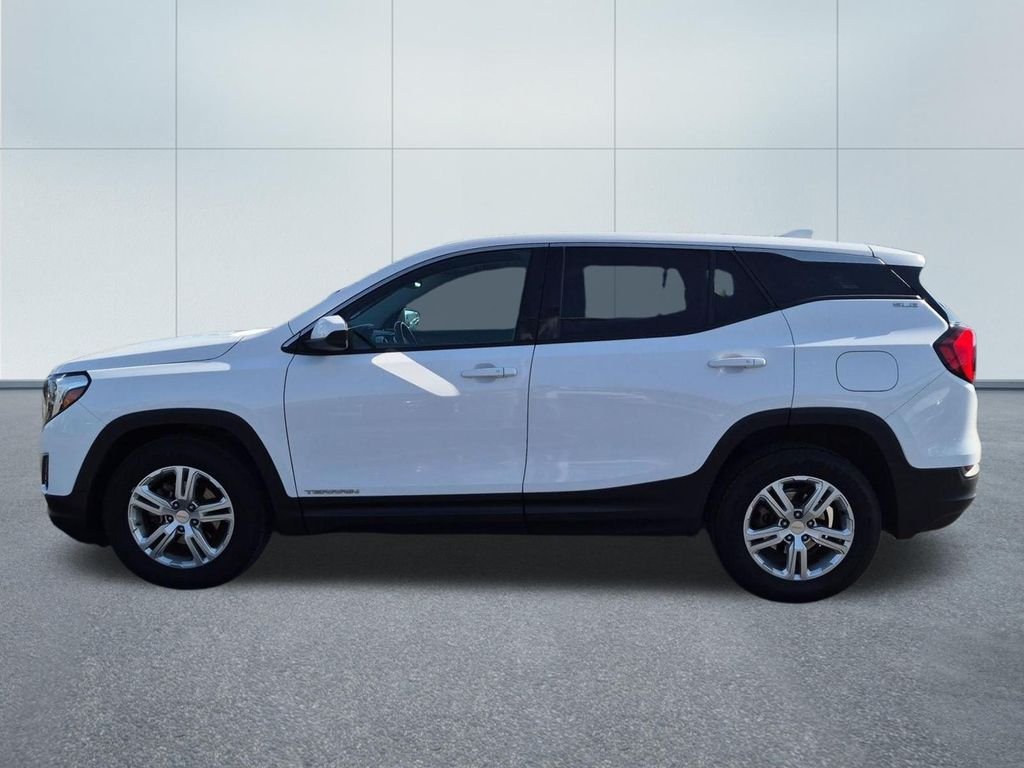Used 2018 White GMC SLE image 3