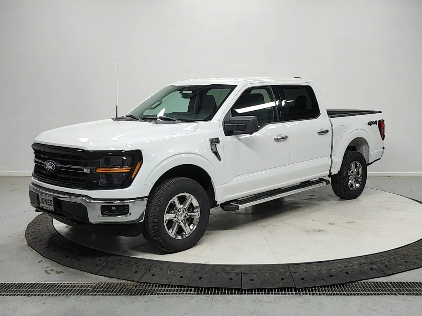 Used 2024 White Ford XLT image 3