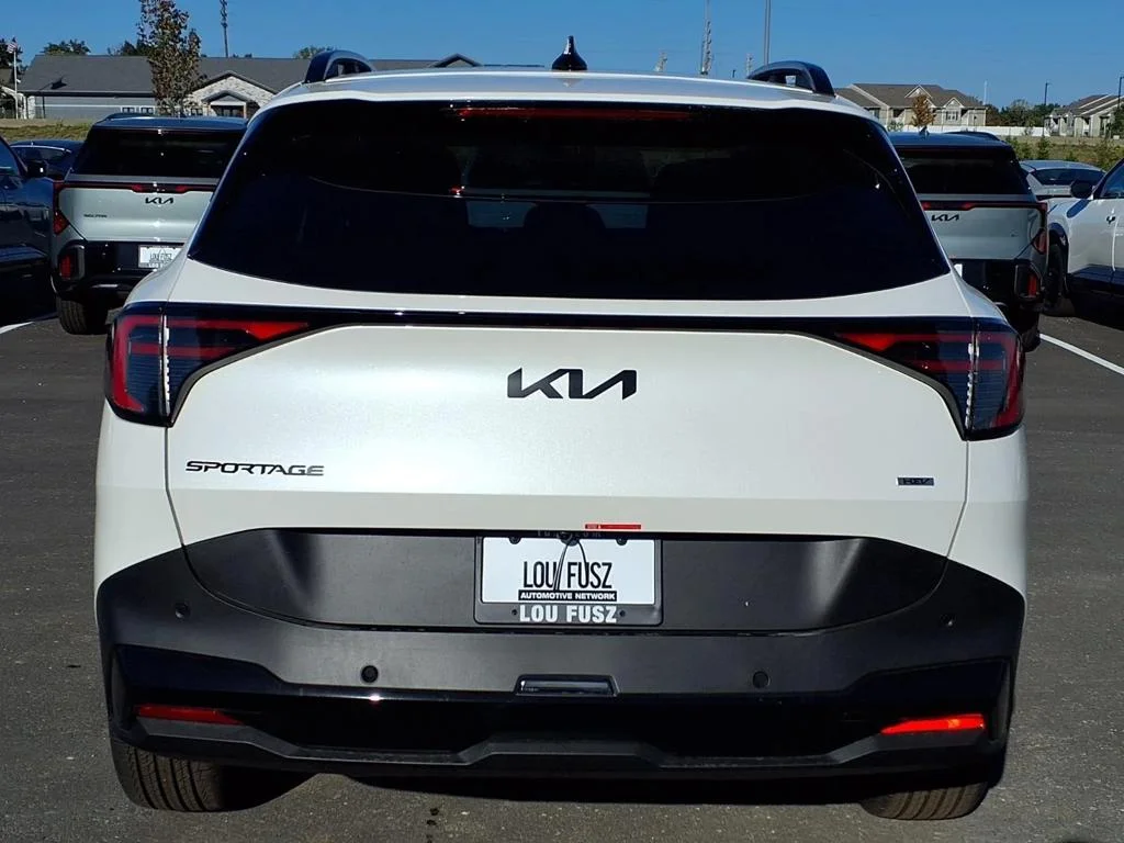 New 2027 Snow White Pearl Kia X-Line image 15