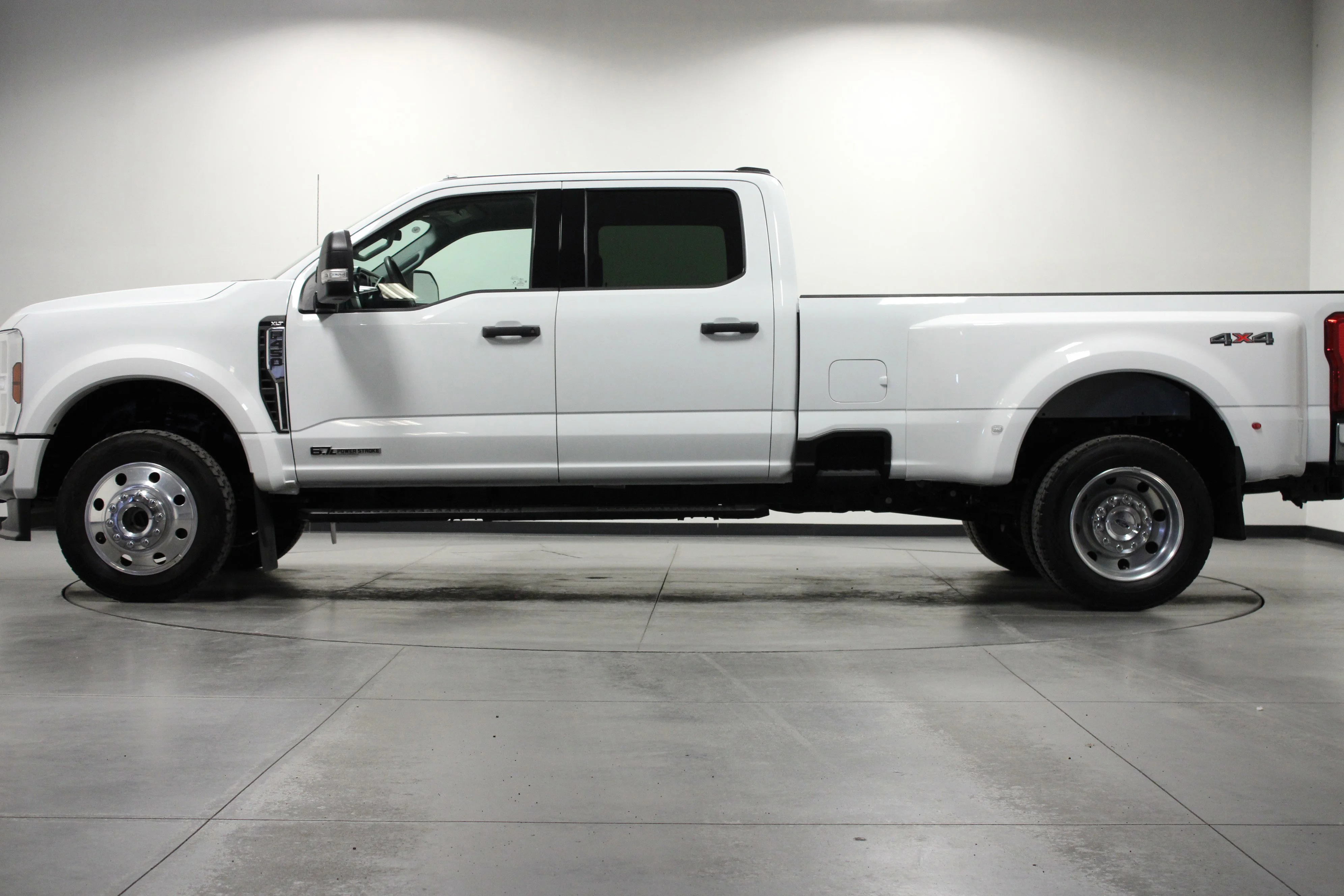 Used 2026 Oxford White Ford XLT image 7