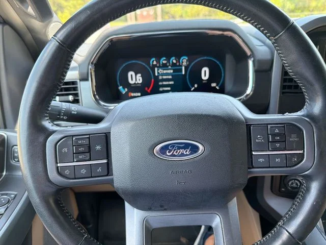 Used 2023 White Ford Lariat image 17