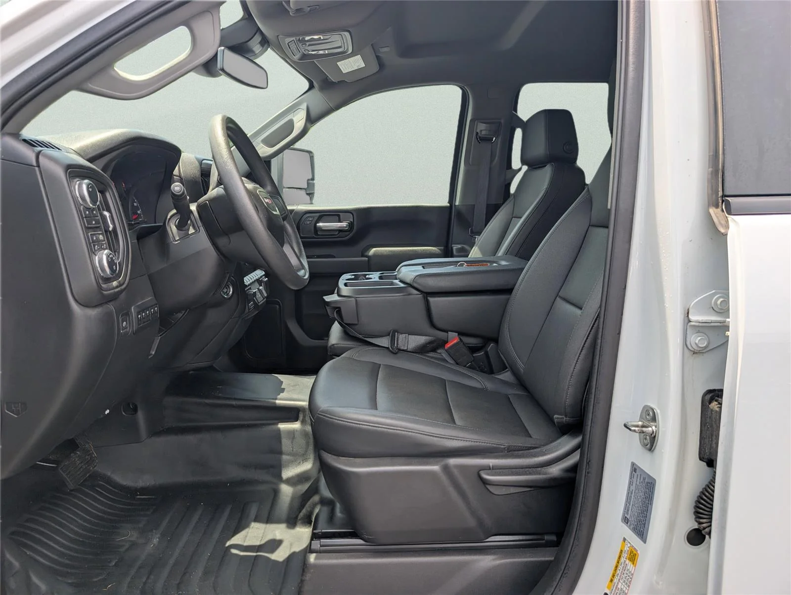 Used 2024 Summit White GMC Pro DRW image 11