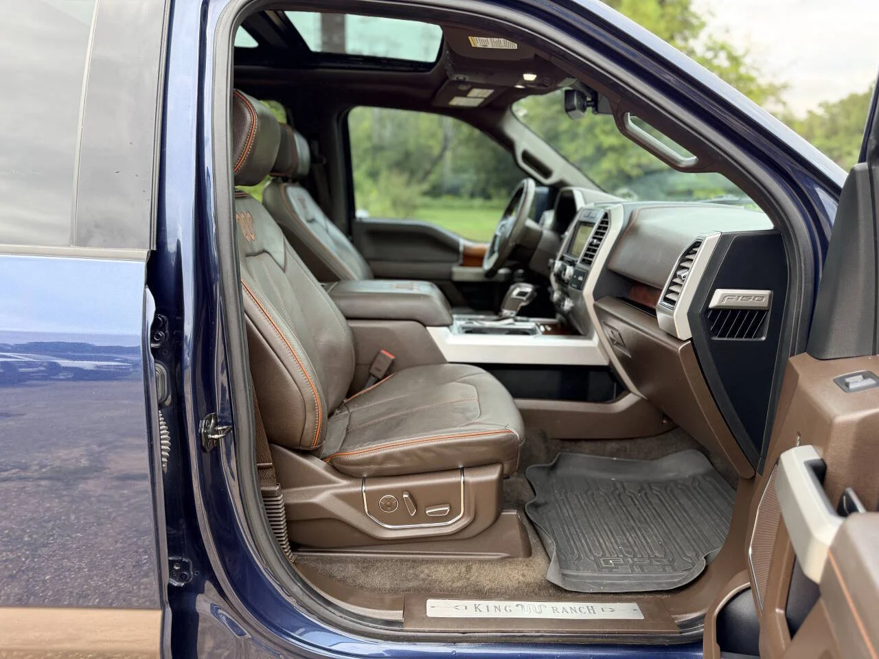 Used 2017 Blue Ford King Ranch 4x2 4dr SuperCrew 5.5 ft. SB image 17