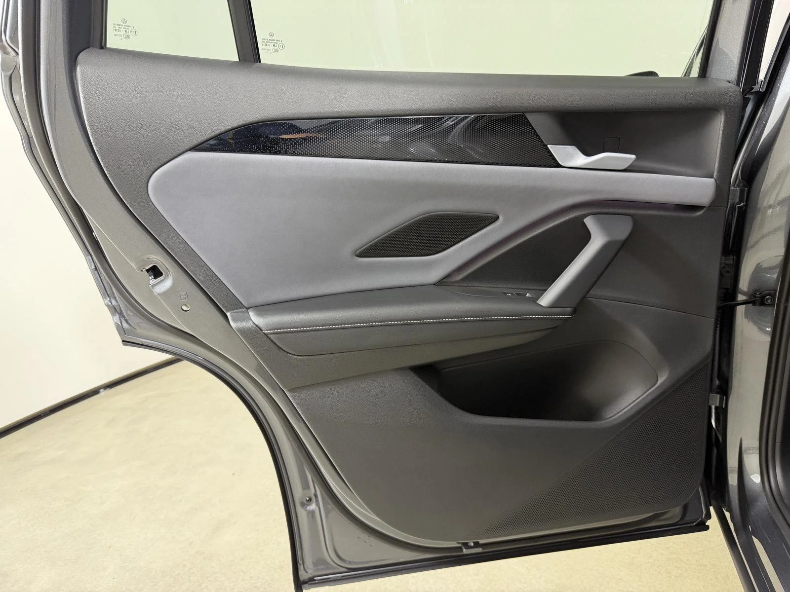 New 2026 Platinum Gray Metallic Volkswagen SE image 23