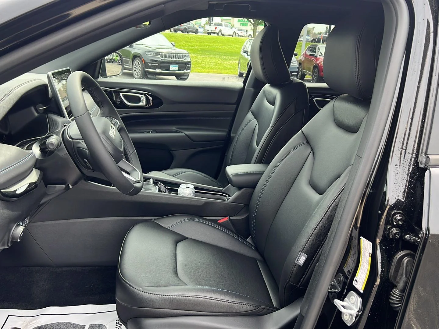 2025 Jeep Compass Limited - Photo 11